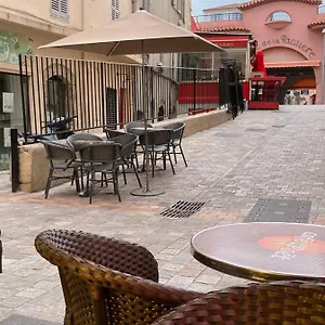 https://appartement-de-charme-coeur-de-cannes.fr-provencehotel.com